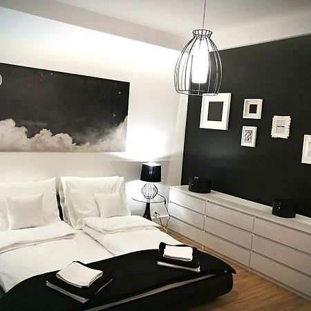 Black&White Apartment- Wierzbowa 5 Poznań Exterior foto
